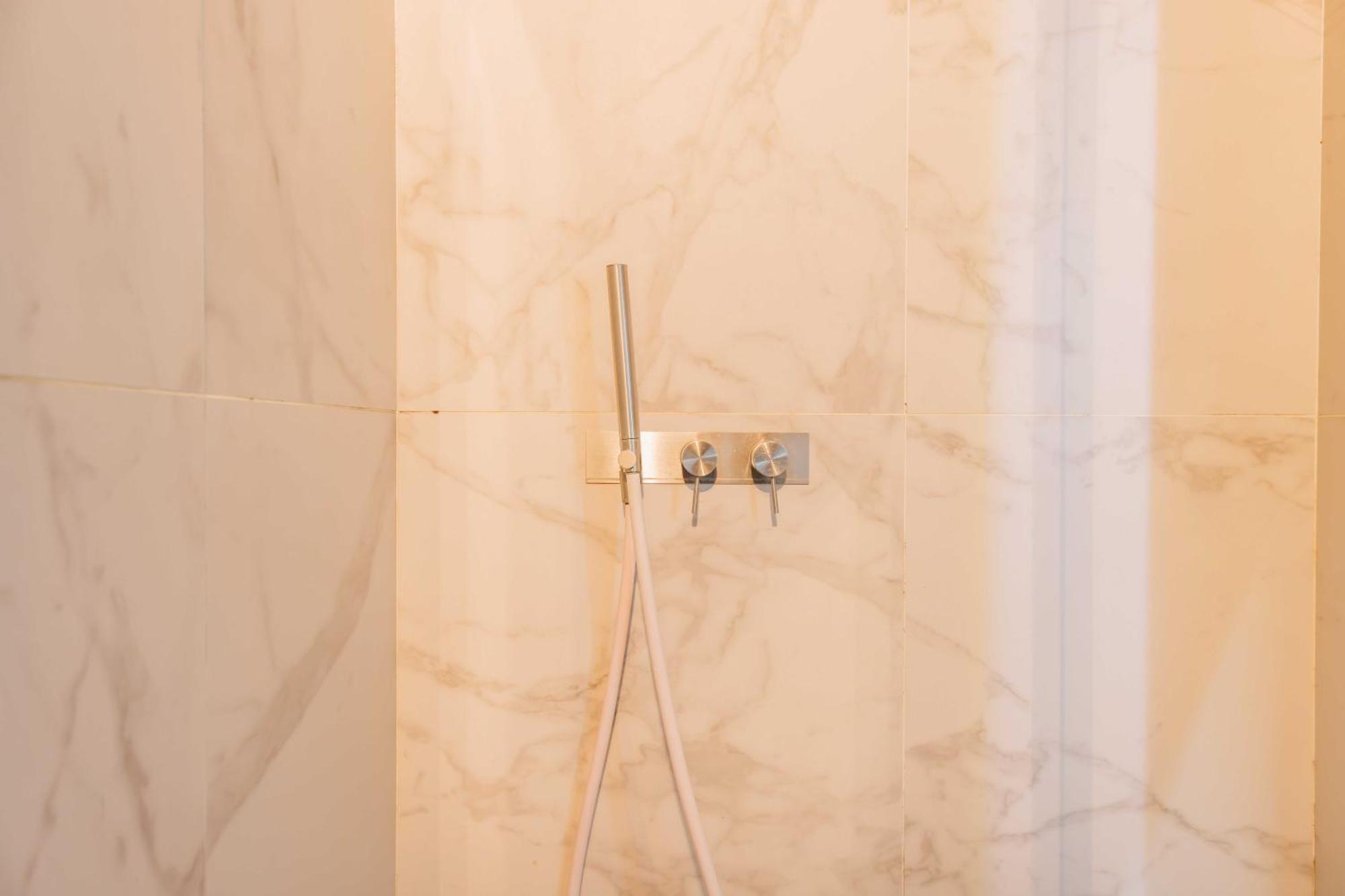 Appartamento Charming Duplex Parisian T3 - Heart Of Saint-Germain Esterno foto